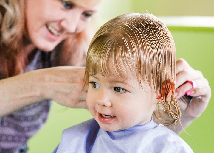 Benefits Of First Haircut For Kids At The Salon2